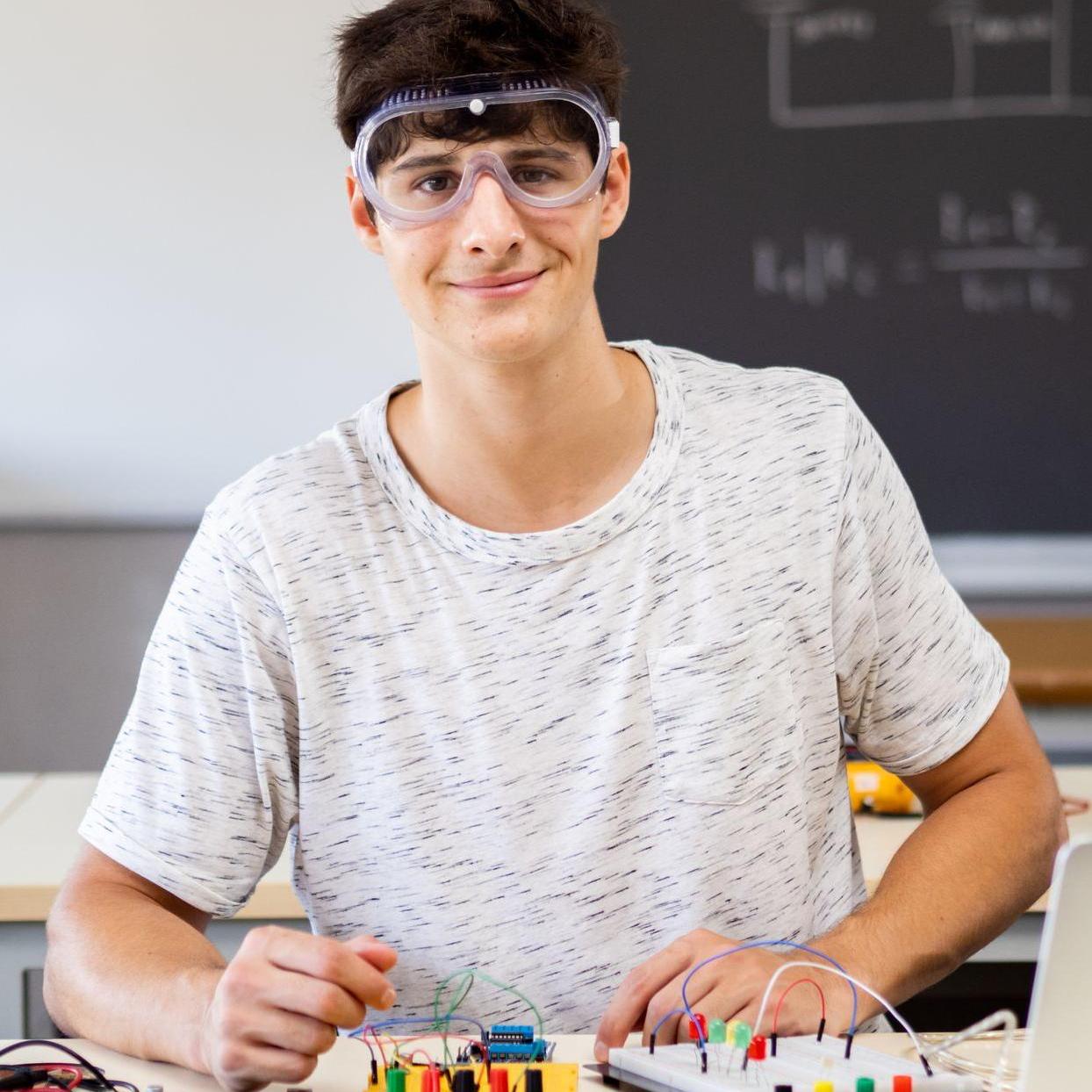 UNITECNAR - PREGRADO EN INGENIERÍA ELECTRÓNICA COLOMBIA